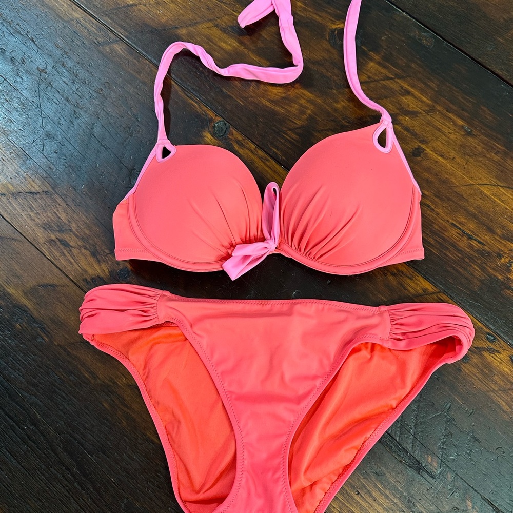 Victoria’s Secret bikini